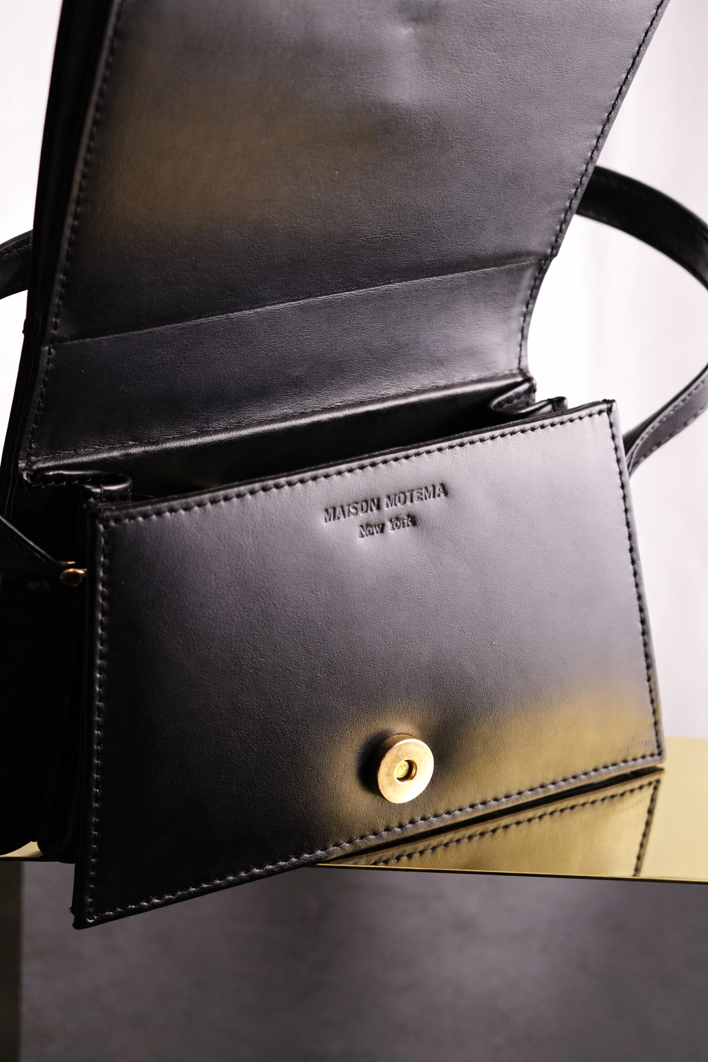 The Maam Bag, Noir