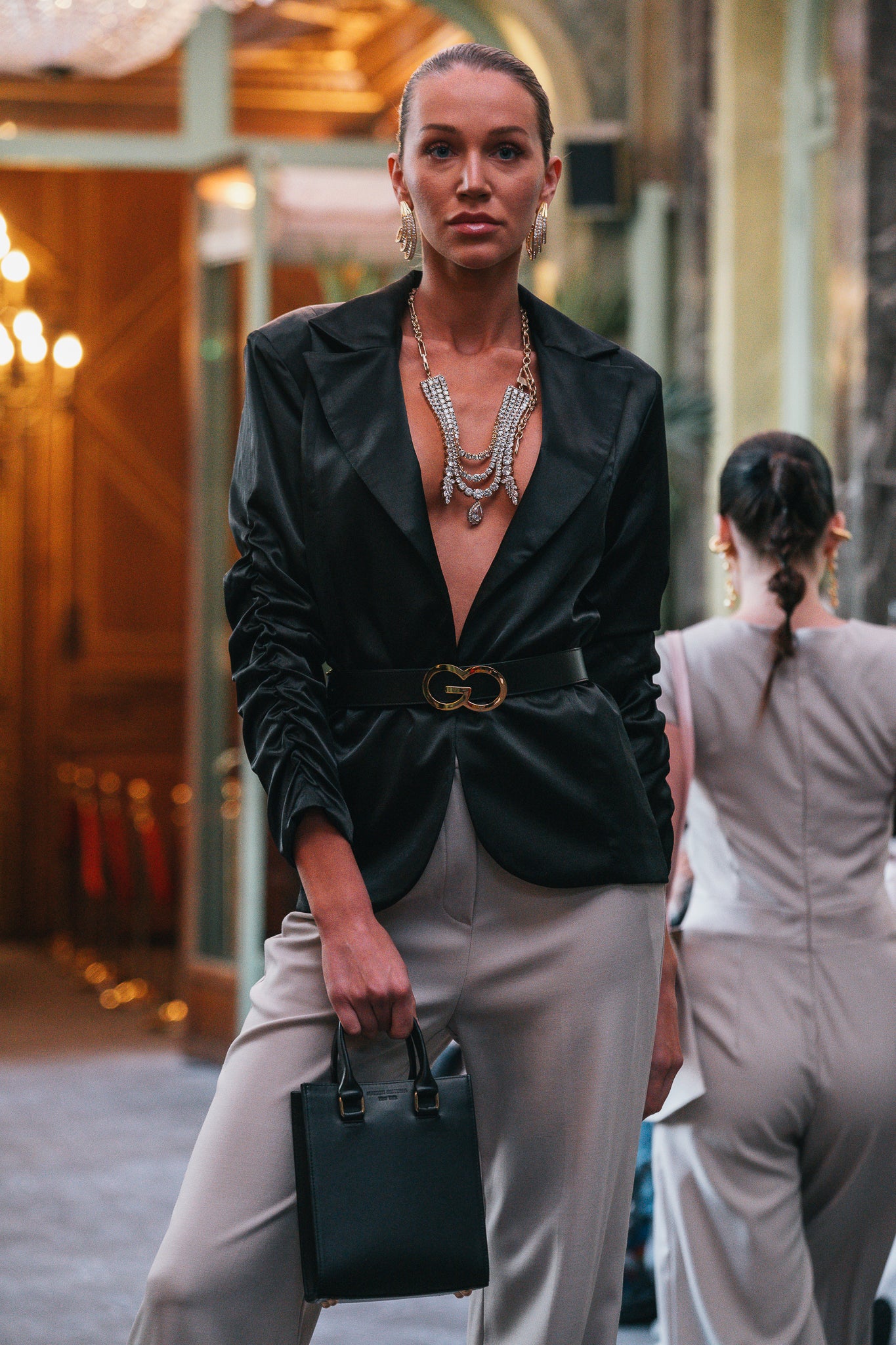 The Gramercy Bag, Noir