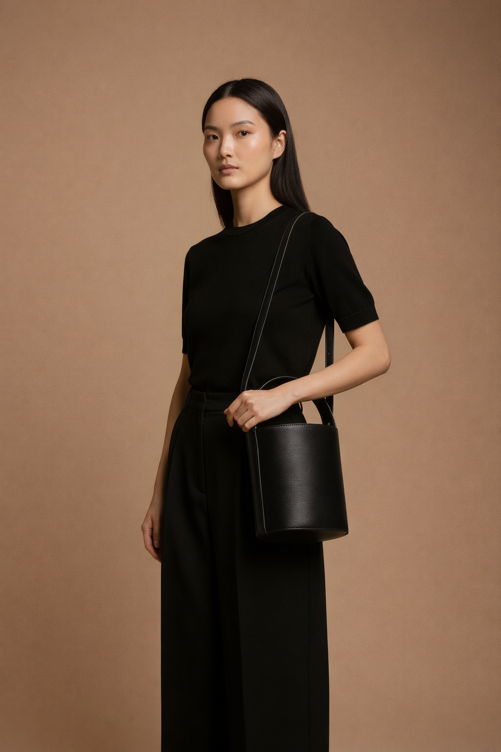 The Lexi Bucket Bag, Noir